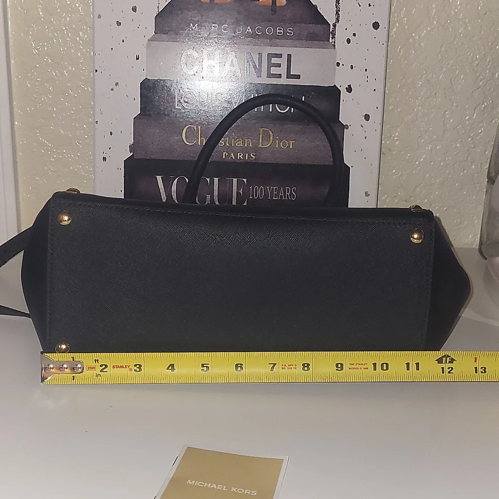 Michael Michael Kors Sandrine black saffiano leather gold stud LG to… - Picture 7 of 12